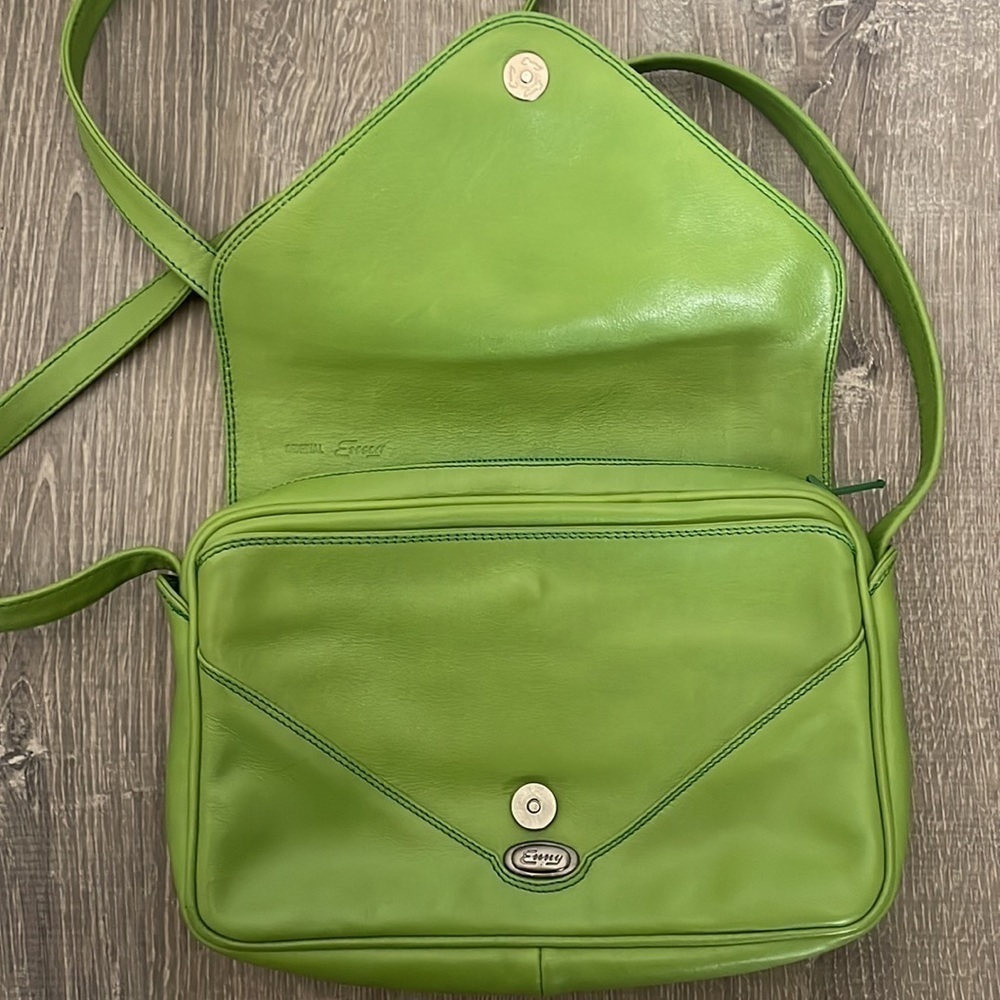 Green Purse - Picture 2 of 6